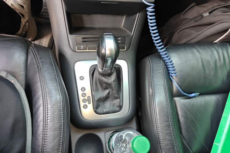 Used Volkswagen Golf 2011 1.4TSI Cross Golf Gear Lever
