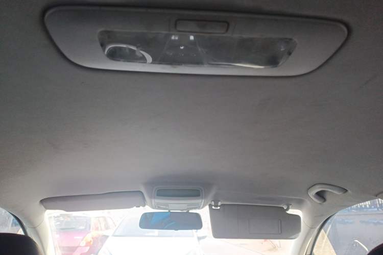 Used Volkswagen Golf 2011 1.6L Automatic Fashion Edition Headliner