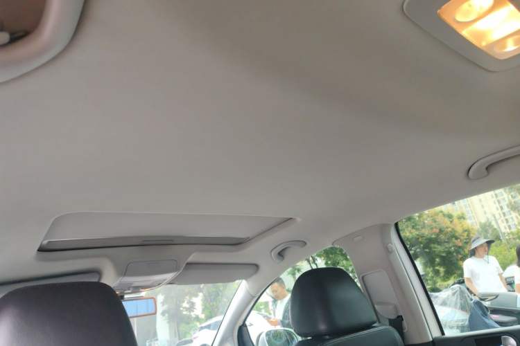 Used Volkswagen Golf 2011 1.4TSI Cross Golf Headliner