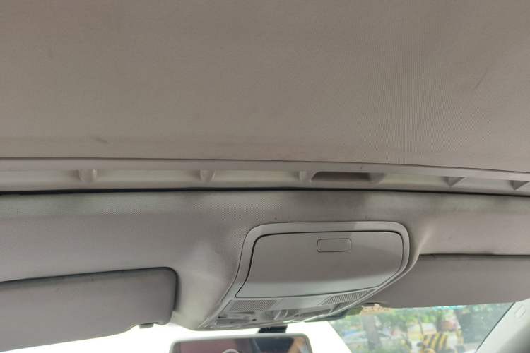 Used Volkswagen Golf 2011 1.6L Automatic Comfort Model Headliner