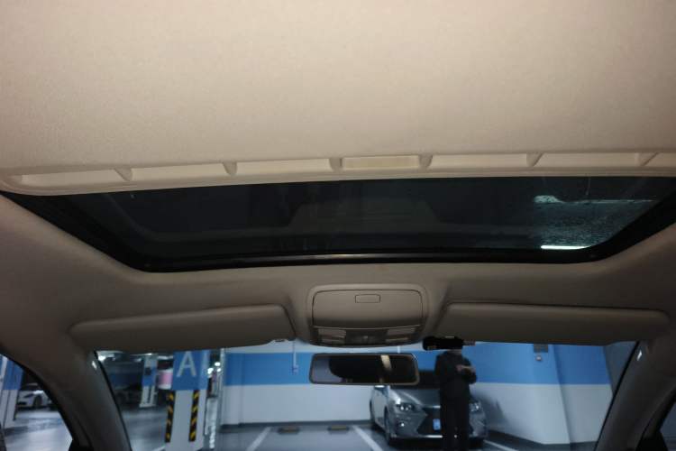 Used Volkswagen Golf 2011 1.4 TSI Automatic Comfort Model Headliner