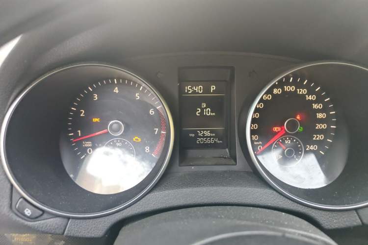 Used Volkswagen Golf 2011 1.4 TSI Automatic Comfort Model Instrument Cluster