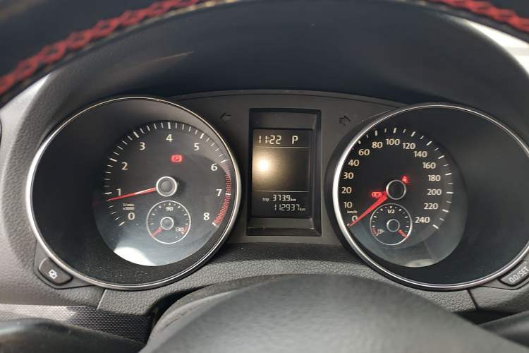 Used Volkswagen Golf 2011 1.4 TSI Automatic Comfort Model Instrument Cluster