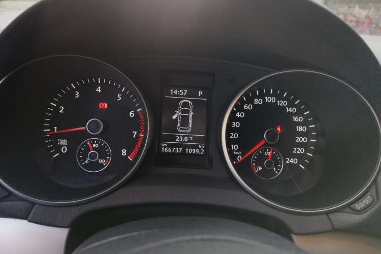 Used Volkswagen Golf 2011 1.4 TSI Luxury Touring Edition Instrument Cluster