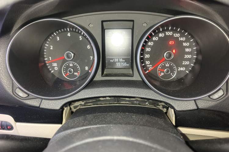 Used Volkswagen Golf 2011 1.4 TSI Automatic Luxury Edition Instrument Cluster