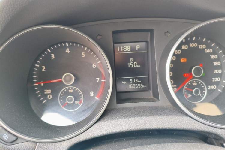 Used Volkswagen Golf 2011 1.6 Automatic Luxury Edition Instrument Cluster