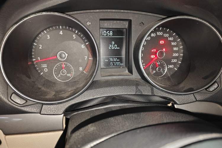 Used Volkswagen Golf 2011 1.6 Manual Fashion Edition Instrument Cluster