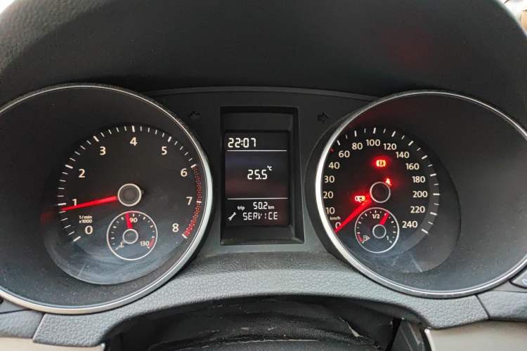 Used Volkswagen Golf 2011 1.6 Manual Fashion Edition Instrument Cluster