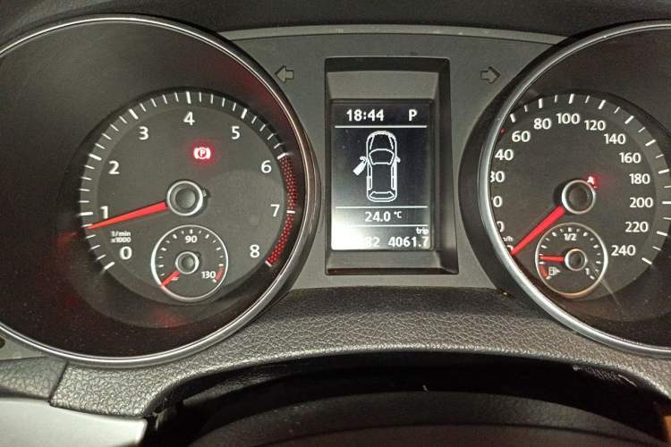 Used Volkswagen Golf 2011 1.4 TSI Automatic Luxury Edition Instrument Cluster