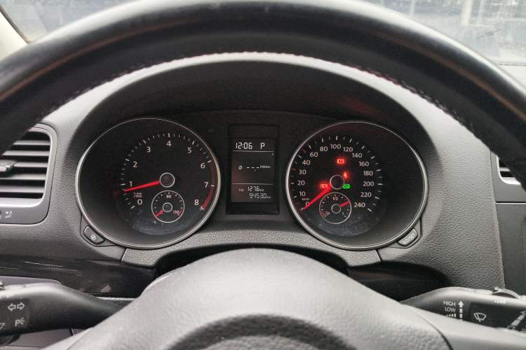 Used Volkswagen Golf 2011 1.4 TSI Automatic Comfort Model Instrument Cluster