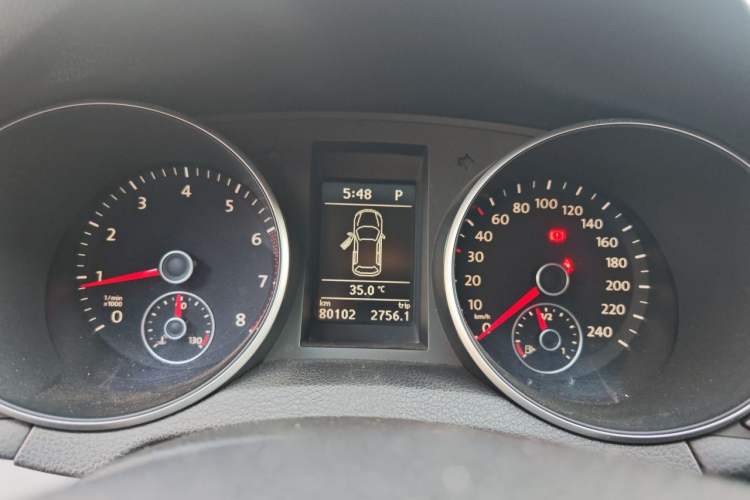 Used Volkswagen Golf 2011 1.4 TSI Automatic Luxury Edition Instrument Cluster