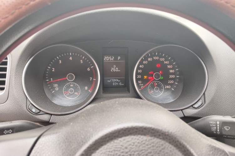 Used Volkswagen Golf 2011 1.6L Automatic Comfort Model Instrument Cluster