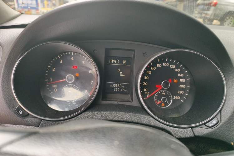 Used Volkswagen Golf 2011 1.4 TSI Automatic Comfort Model Instrument Cluster