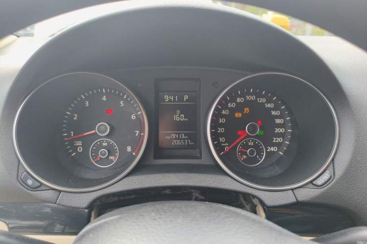 Used Volkswagen Golf 2011 1.4 TSI Automatic Comfort Model Instrument Cluster