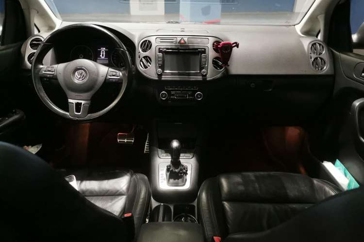 Used Volkswagen Golf 2011 1.4TSI Cross Golf Interior 2