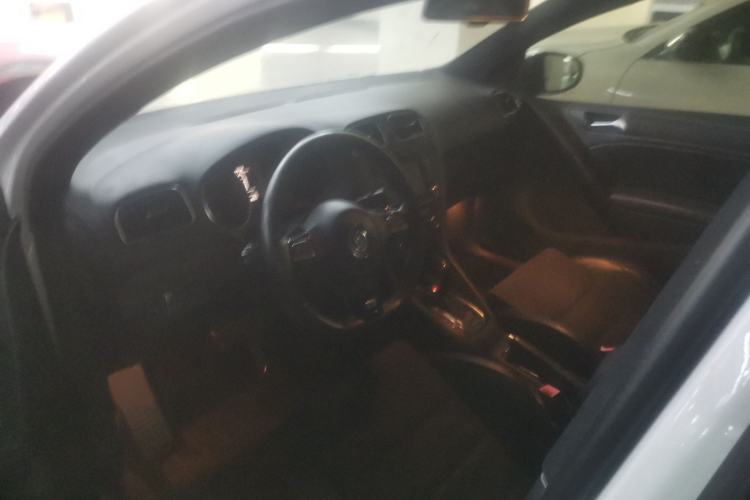 Used Volkswagen Golf 2011 2.0 TSI R Interior 2