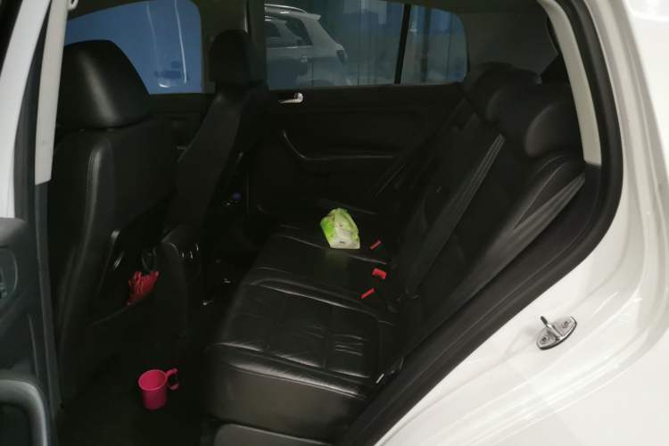 Used Volkswagen Golf 2011 1.4TSI Cross Golf Interior 4