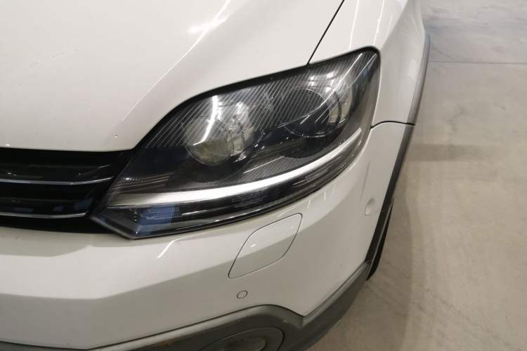 Used Volkswagen Golf 2011 1.4TSI Cross Golf Left Front Headlight
