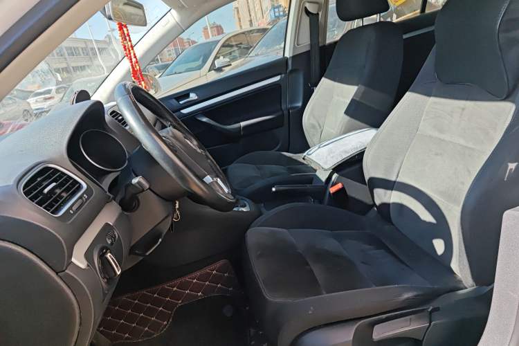 Used Volkswagen Golf 2011 1.4 TSI Comfort Travel Edition Left Front Seat