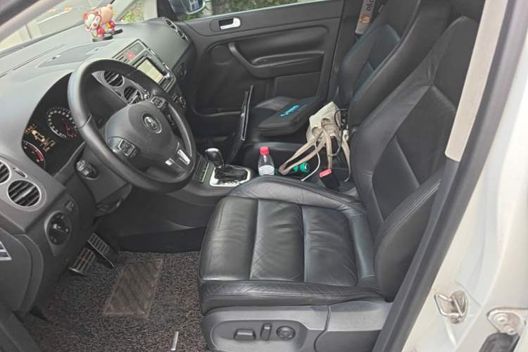 Used Volkswagen Golf 2011 1.4TSI Cross Golf Left Front Seat