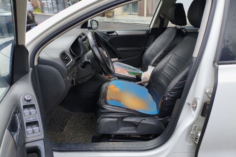 Used Volkswagen Golf 2011 1.6 Automatic Luxury Edition Left Front Seat
