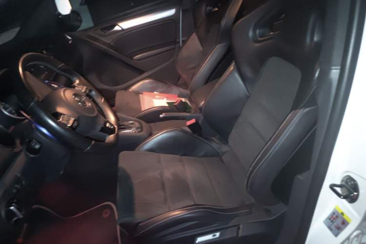 Used Volkswagen Golf 2011 2.0 TSI R Left Front Seat