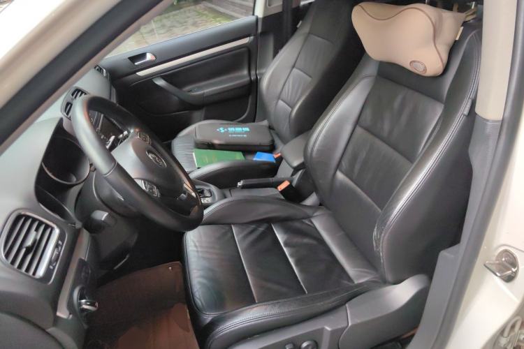 Used Volkswagen Golf 2011 1.4 TSI Comfort Travel Edition Left Front Seat