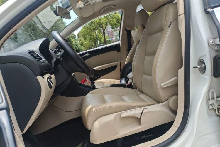 Used Volkswagen Golf 2011 1.4 TSI Manual Comfort Edition Left Front Seat