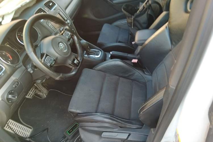 Used Volkswagen Golf 2011 2.0 TSI R Left Front Seat