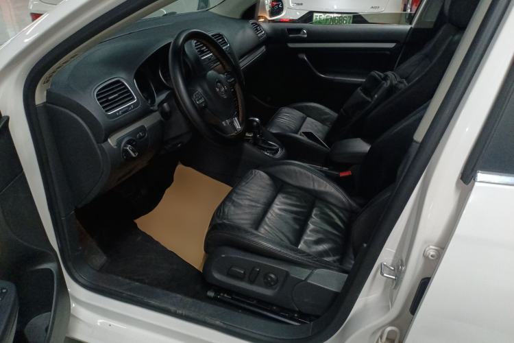 Used Volkswagen Golf 2011 1.4 TSI Luxury Touring Edition Left Front Seat