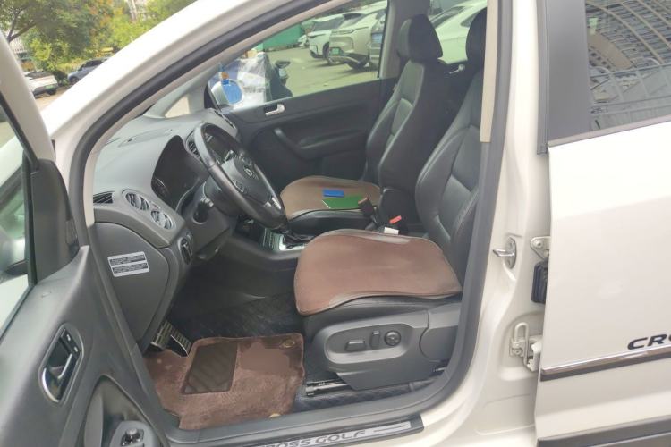 Used Volkswagen Golf 2011 1.4TSI Cross Golf Left Front Seat