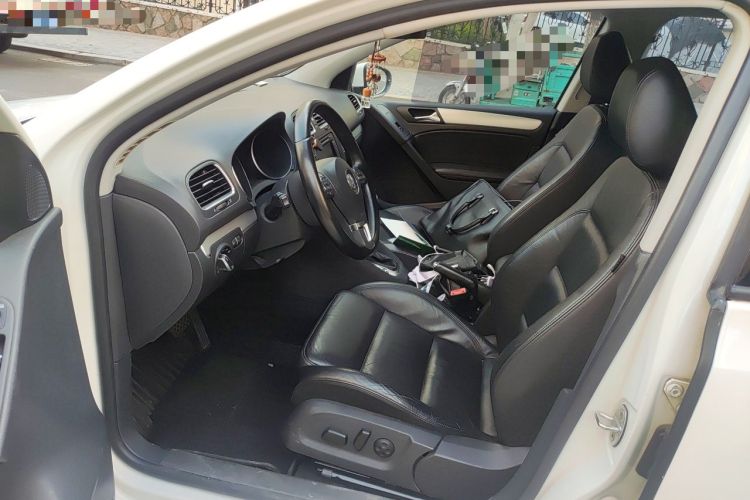 Used Volkswagen Golf 2011 1.4 TSI Automatic Luxury Edition Left Front Seat