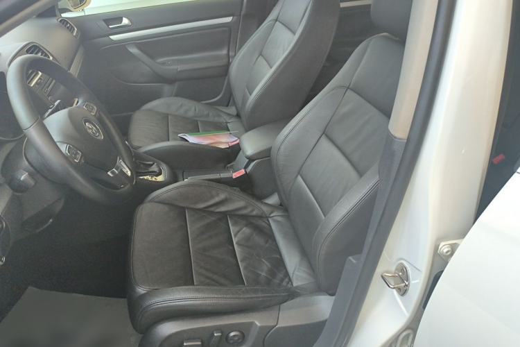 Used Volkswagen Golf 2011 1.4 TSI Luxury Touring Edition Left Front Seat