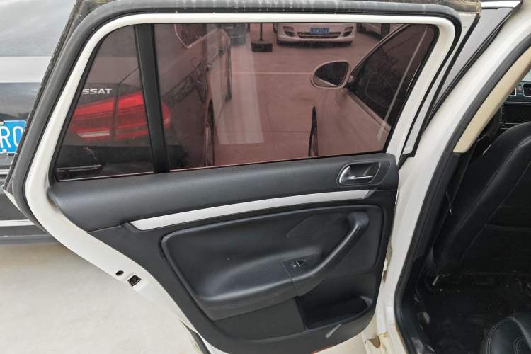 Used Volkswagen Golf 2011 1.4 TSI Luxury Touring Edition Left Rear Door Interior