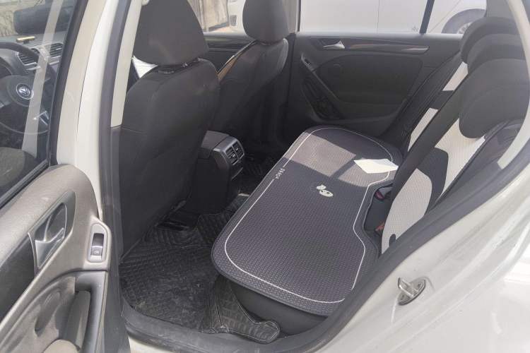 Used Volkswagen Golf 2011 1.4 TSI Automatic Comfort Model Left Rear Seat