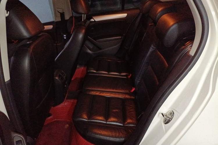 Used Volkswagen Golf 2011 1.4 TSI Automatic Luxury Edition Left Rear Seat