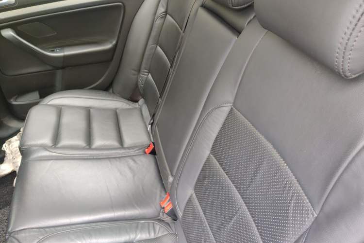 Used Volkswagen Golf 2011 1.4 TSI Comfort Travel Edition Left Rear Seat
