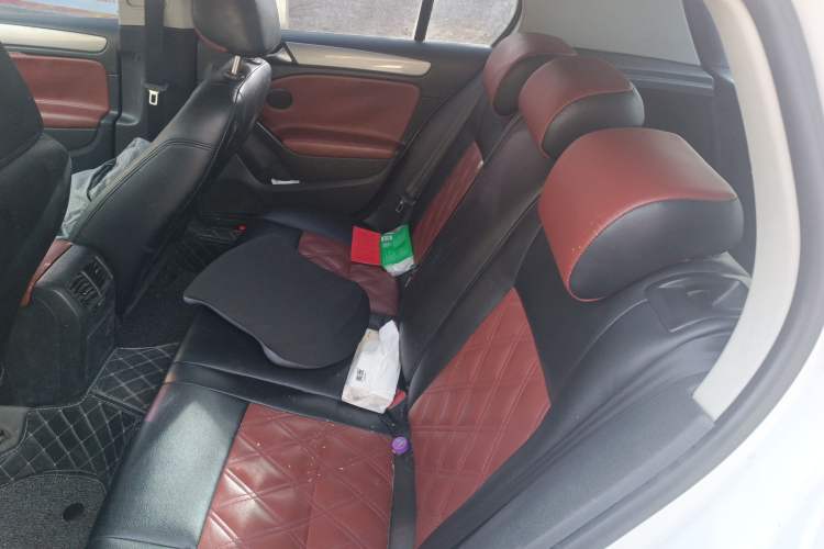 Used Volkswagen Golf 2011 1.6L Automatic Fashion Edition Left Rear Seat