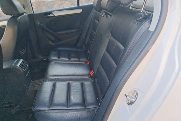 Used Volkswagen Golf 2011 1.4 TSI Automatic Luxury Edition Left Rear Seat