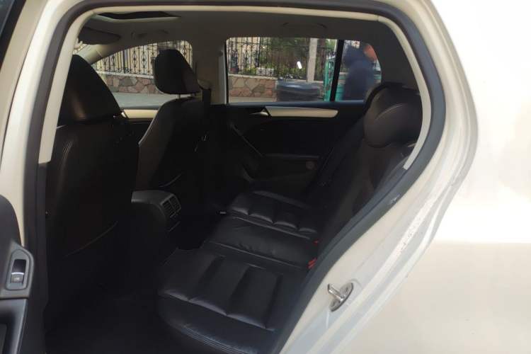 Used Volkswagen Golf 2011 1.4 TSI Automatic Luxury Edition Left Rear Seat
