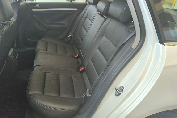 Used Volkswagen Golf 2011 1.4 TSI Luxury Touring Edition Left Rear Seat