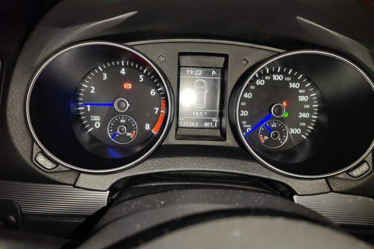 Used Volkswagen Golf 2011 2.0 TSI R Odometer Close Up