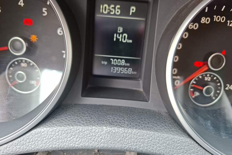 Used Volkswagen Golf 2011 1.6L Automatic Fashion Edition Odometer Close Up