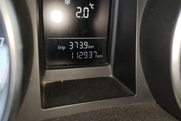 Used Volkswagen Golf 2011 1.4 TSI Automatic Comfort Model Odometer Close Up