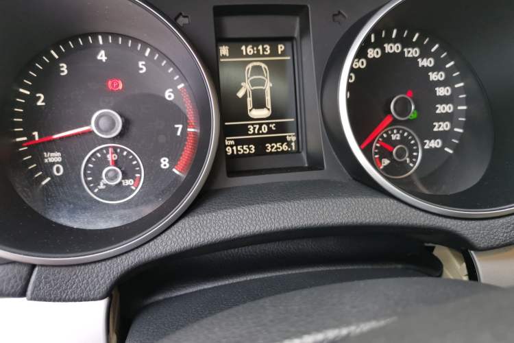 Used Volkswagen Golf  Odometer Close Up