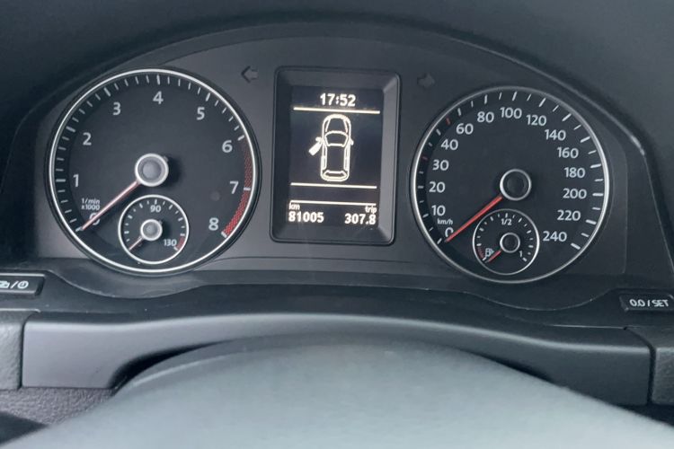 Used Volkswagen Golf 2011 1.4TSI Cross Golf Odometer Close Up