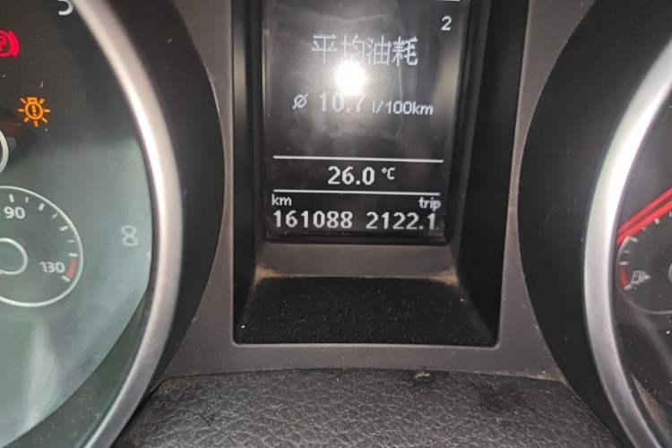 Used Volkswagen Golf 2011 1.4 TSI Comfort Travel Edition Odometer Close Up