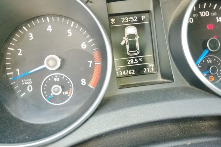 Used Volkswagen Golf 2011 2.0 TSI R Odometer Close Up