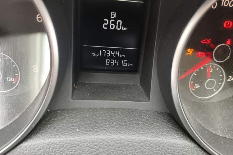 Used Volkswagen Golf 2011 1.6L Automatic Comfort Model Odometer Close Up