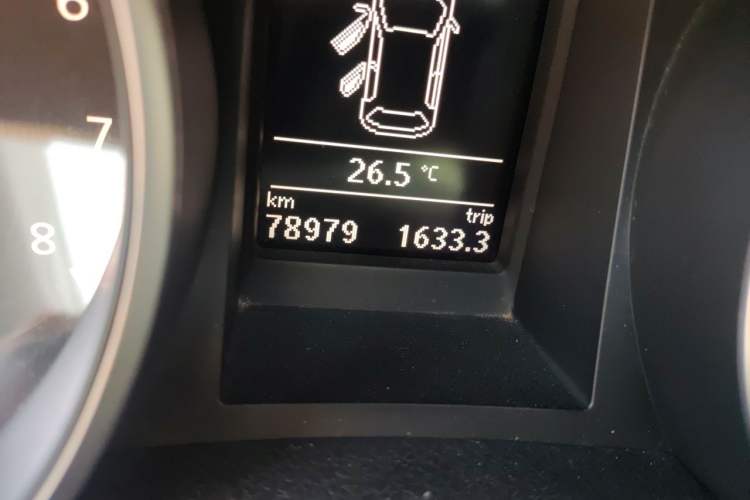 Used Volkswagen Golf 2011 1.4 TSI Automatic Luxury Edition Odometer Close Up